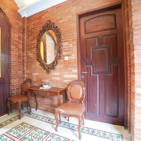 Ubu Villa Balirejo At Yogyakarta City Center